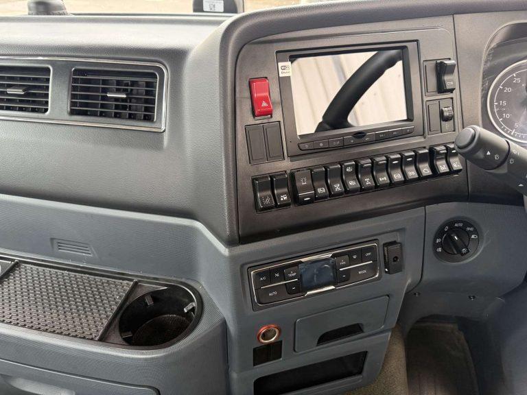 G5 4x2 Curtain Side — view 2