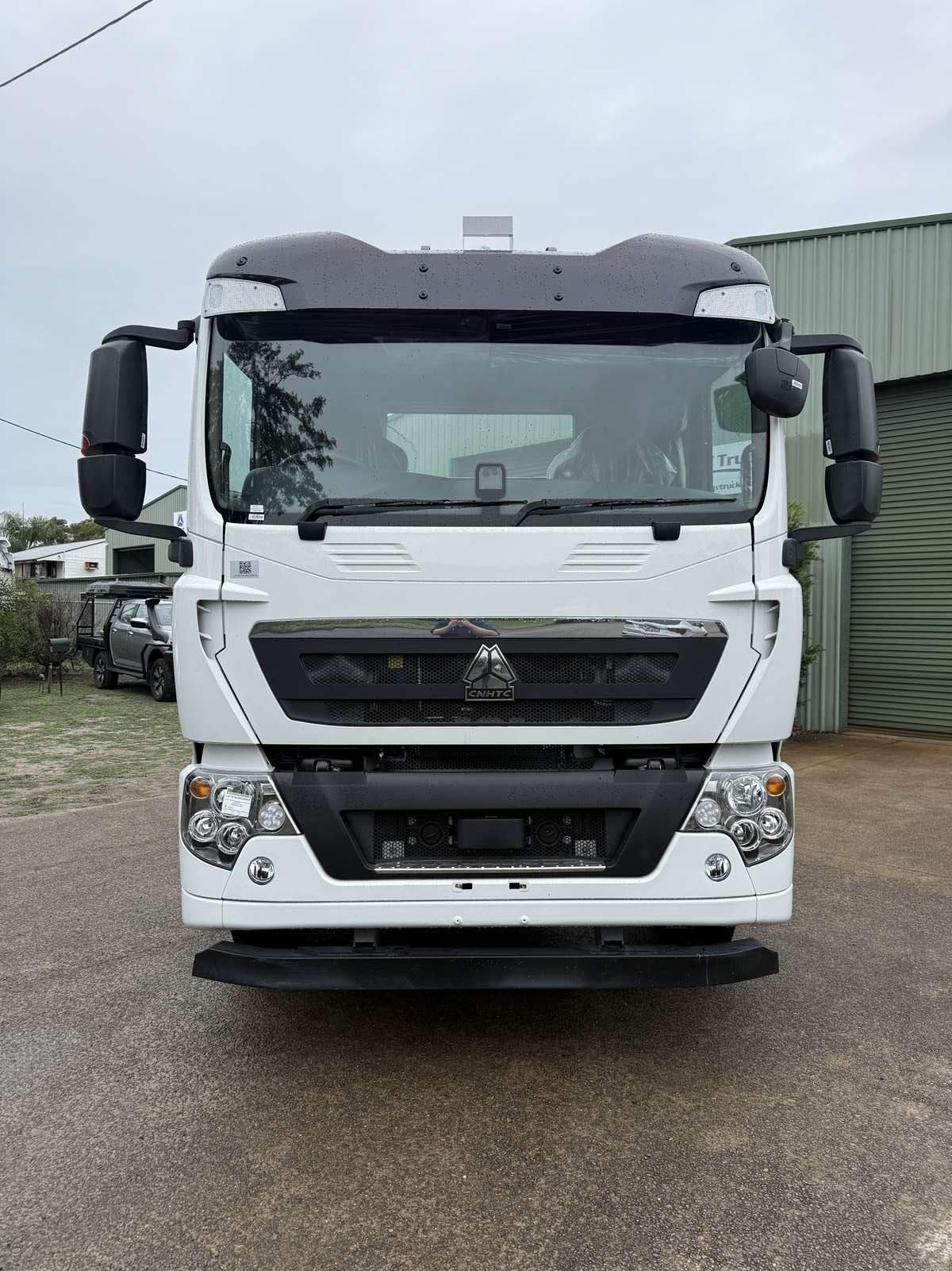 G5 4x2 Curtain Side — view 5