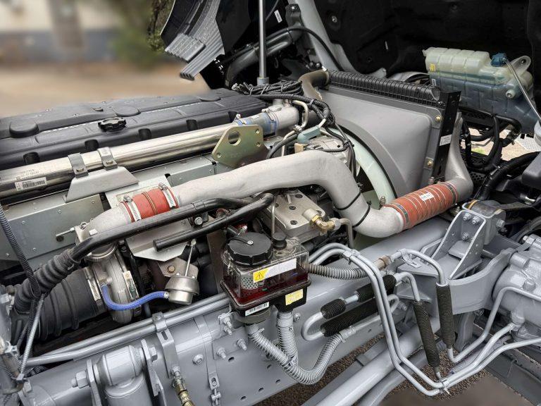G7 6x4 Cab Chassis — view 1