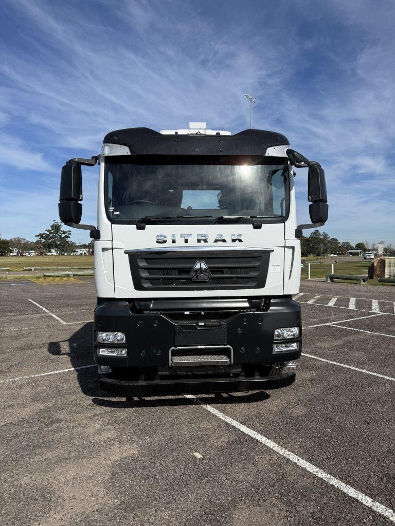 G7 8x4 Cab Chassis — view 2