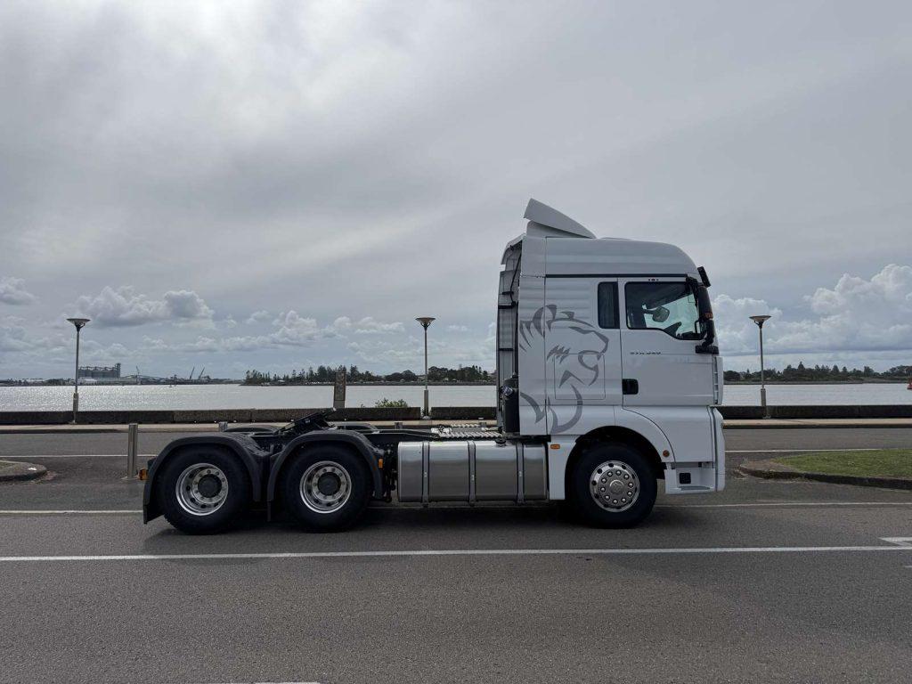 G7S 6x4 Prime Mover – 540HP — view 2