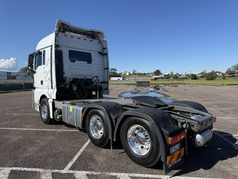 C9H 6x4 Prime Mover – 660HP — view 7