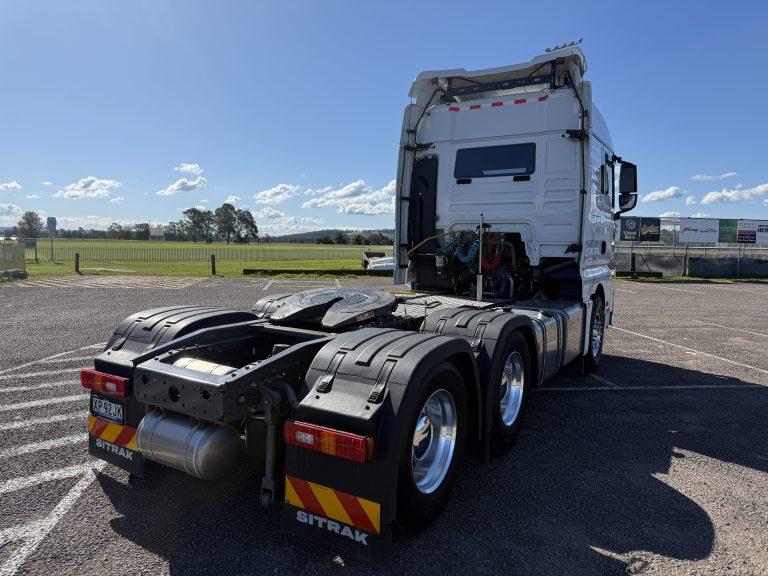 C9H 6x4 Prime Mover – 660HP — view 10