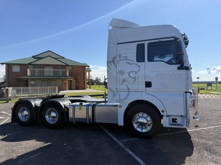 C9H 6x4 Prime Mover – 660HP — view 12