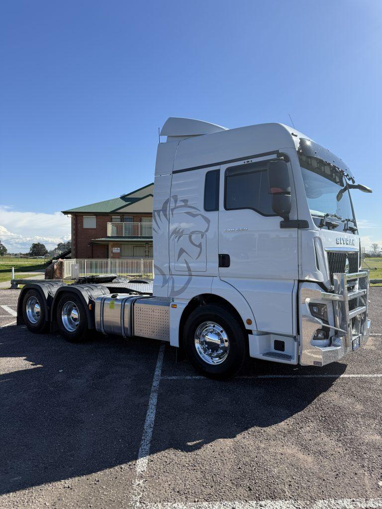 C9H 6x4 Prime Mover – 660HP — view 13