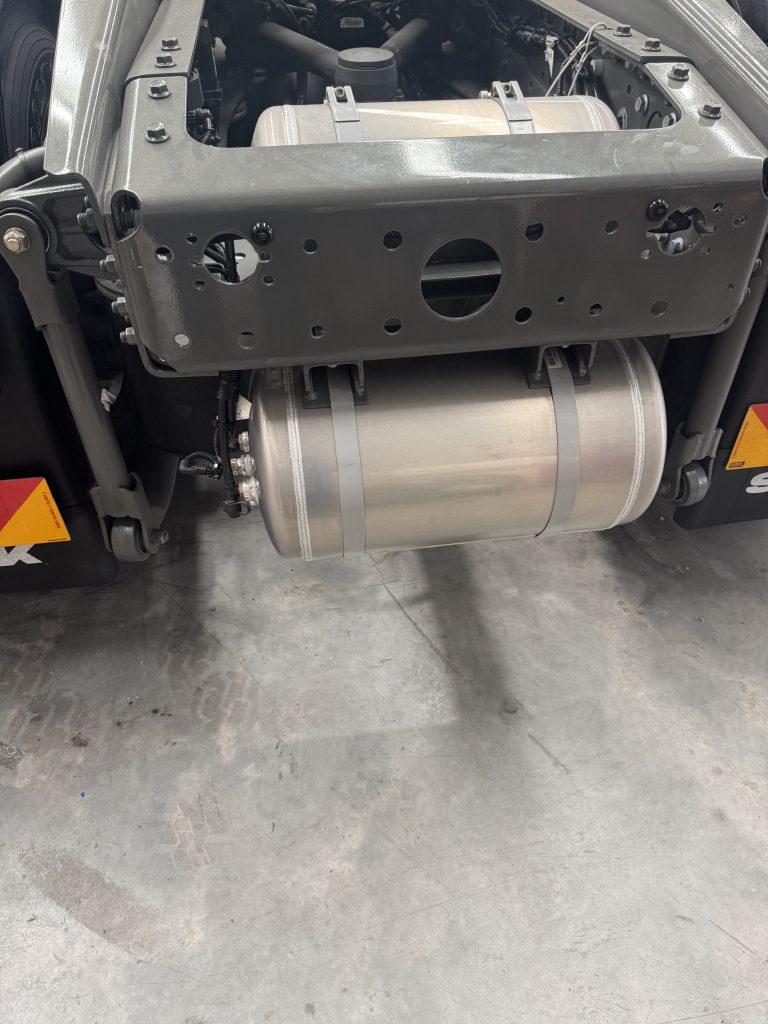 C9H 6x4 Prime Mover – 660HP — view 26