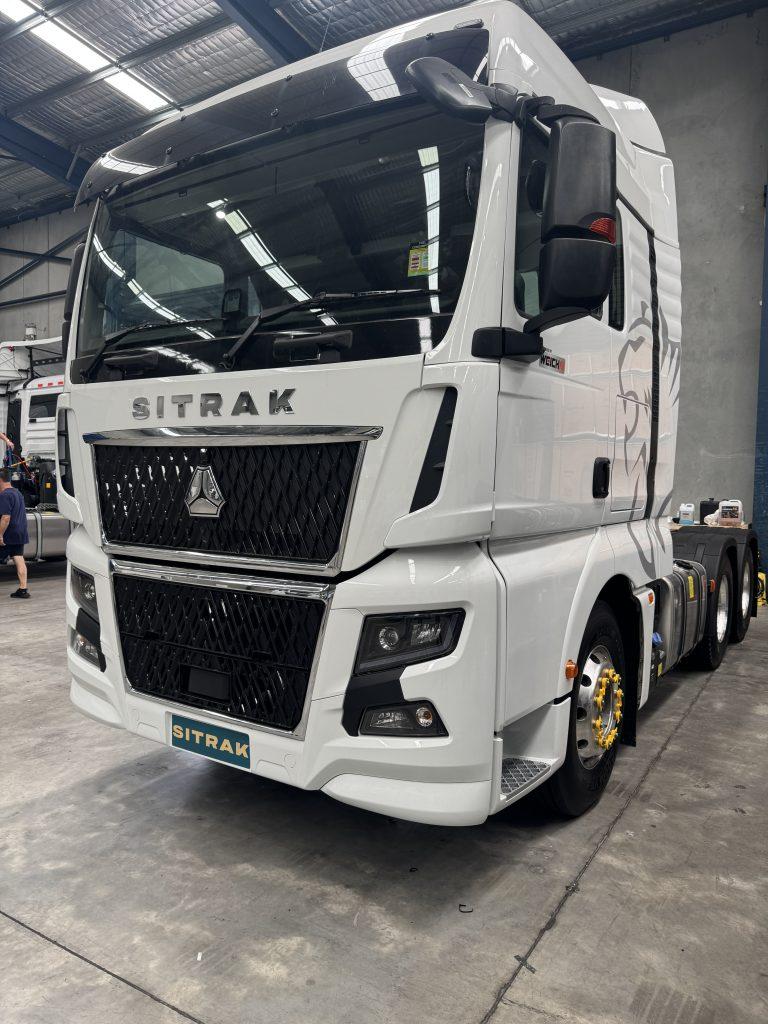 C9H 6x4 Prime Mover – 660HP — view 29
